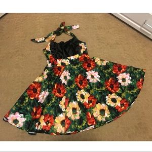 Retro floral dress (Size S)